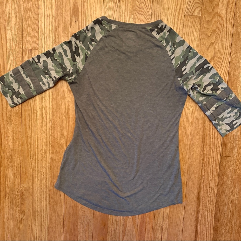 Iowa Hawkeyes Rivalry Threads Camo Logo Tee - Picture 4 of 8